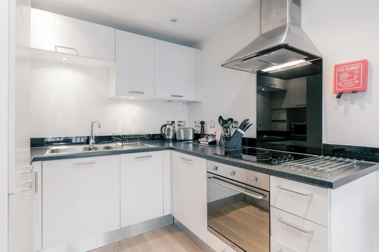 Roomspace Serviced Apartments - Capitol Square Epsom Habitación foto